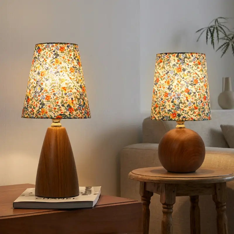 Abajur de Mesa Cúpula de Tecido Floral Clássico - Ilúmine Decor