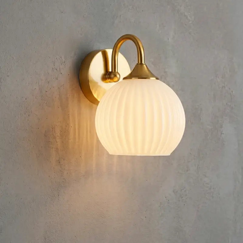 Arandela de Parede Nórdica com Cúpula Fosca - Ilúmine Decor
