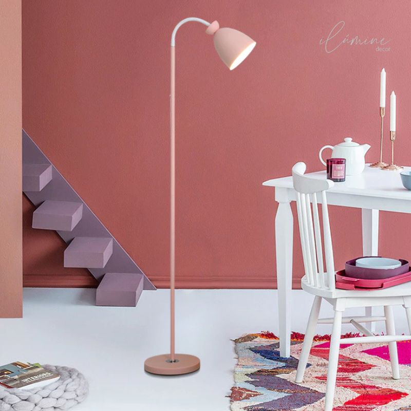 Luminária de Chão Articulada com Pedestal 360° - IlúmineDecor