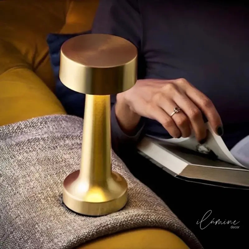 Luminária de Mesa Retrô LED Sem Fio Recarregável - Ilúmine Decor