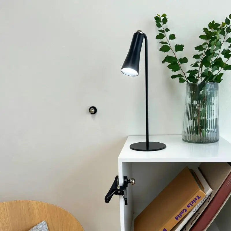 Luminária de Mesa 4 em 1 Led Ajustável 360° - Ilúmine Decor