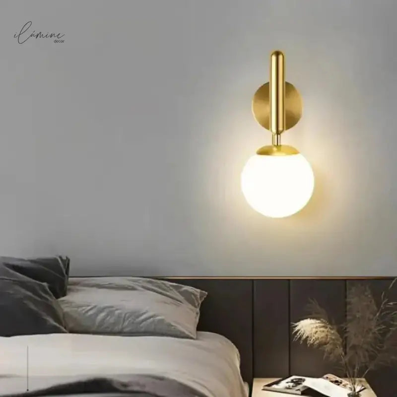 Arandela de Parede Moderna Dourada em Metal - Ilúmine Decor