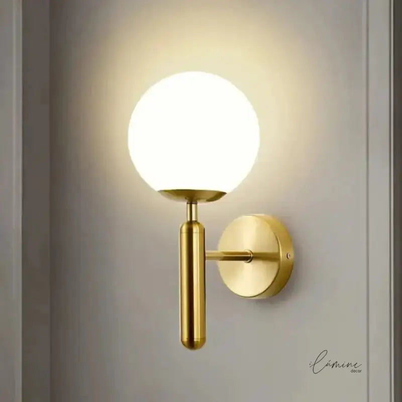 Arandela de Parede Moderna Dourada em Metal - Ilúmine Decor