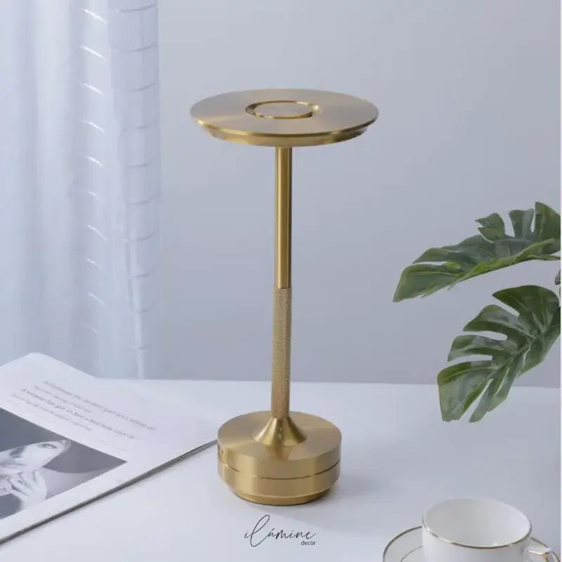 Luminária de Mesa LED Sem Fio 3 Tons de Luz - Ilúmine Decor