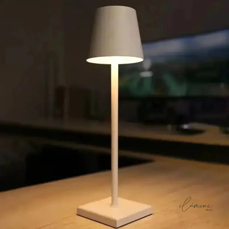 Luminária de Mesa Sem Fio Decorativa Dimerizável - Ilúmine Decor
