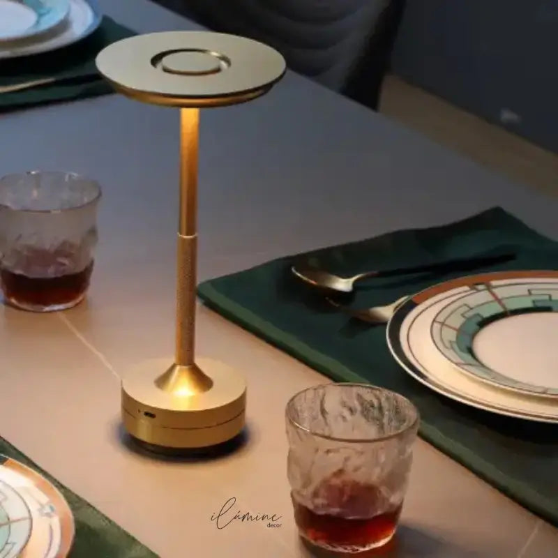 Luminária de Mesa LED Sem Fio 3 Tons de Luz - Ilúmine Decor