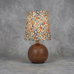 Abajur de Mesa Cúpula de Tecido Floral Clássico - Ilúmine Decor