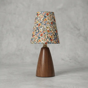 Abajur de Mesa Cúpula de Tecido Floral Clássico - Ilúmine Decor