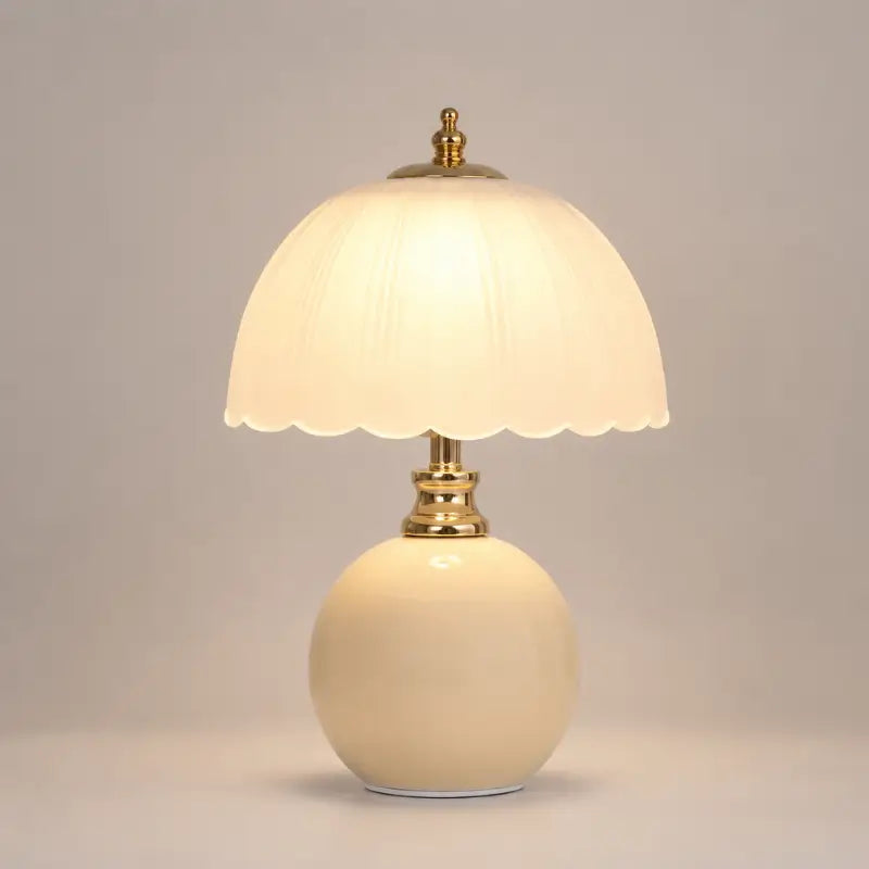 Abajur de Mesa Luxo em Cerâmica e Vidro 3 Tons de Luz para Quarto - Ilúmine Decor