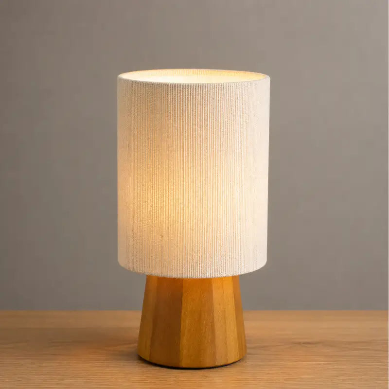 Abajur de Mesa Minimalista Cúpula de Linho - Ilúmine Decor