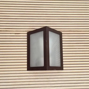 Arandela de Parede Externa Triangular Alumínio e Vidros - Ilúmine Decor