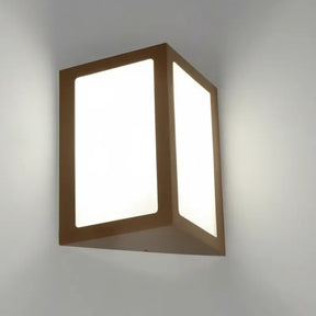 Arandela de Parede Externa Triangular Alumínio e Vidros - Ilúmine Decor