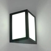 Arandela de Parede Externa Triangular Alumínio e Vidros - Ilúmine Decor