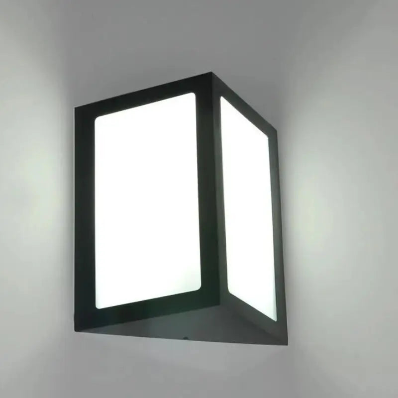 Arandela de Parede Externa Triangular Alumínio e Vidros - Ilúmine Decor