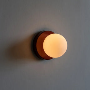 Arandela de Parede Minimalista com Globo de Vidro