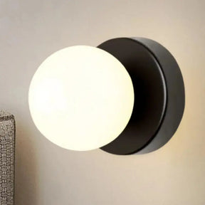 Arandela de Parede Minimalista com Globo de Vidro