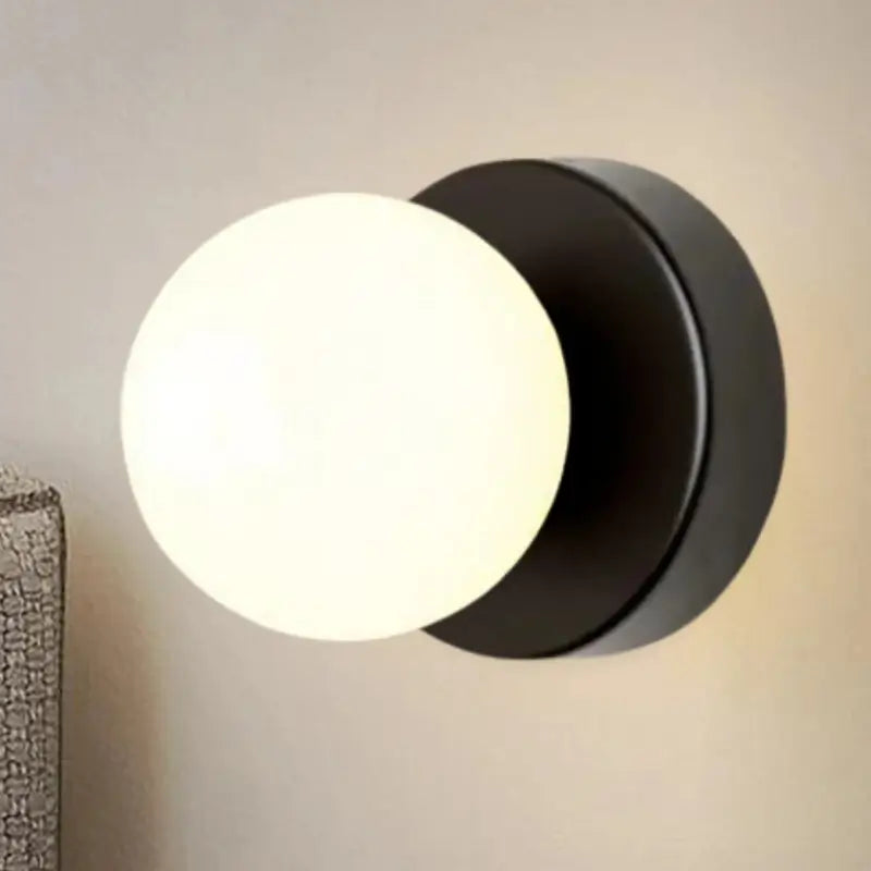 Arandela de Parede Minimalista com Globo de Vidro
