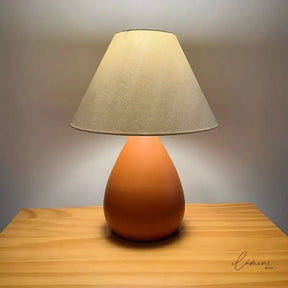 Abajur de mesa em Cerâmica com Cúpula de Linho - Ilúmine Decor