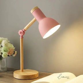 Luminária de Mesa Articulada Acabamento em Madeira - Ilúmine Decor