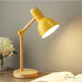 Luminária de Mesa Articulada Acabamento em Madeira - Ilúmine Decor