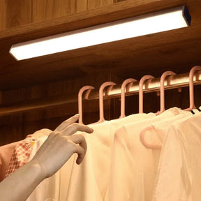 Luminária Inteligente com Sensor de Movimento Recarregável - Ilúmine Decor