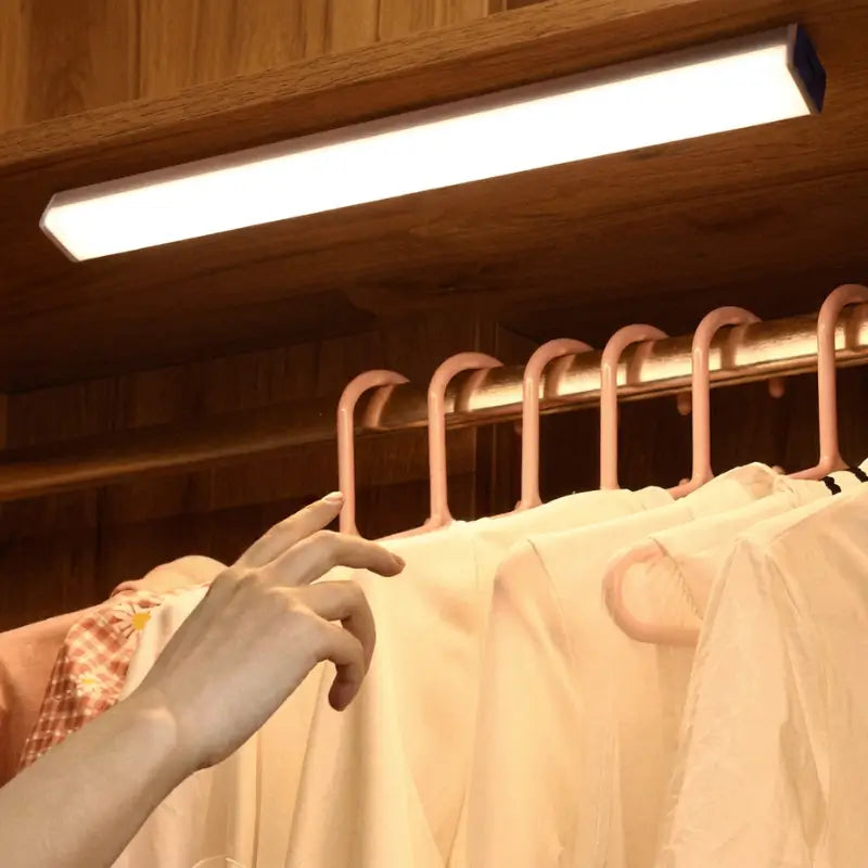 Luminária Inteligente com Sensor de Movimento Recarregável - Ilúmine Decor