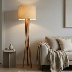 Luminária de Chão Paris em Madeira com em Tecido - Ilúmine Decor