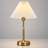 Luminária de Mesa Recarregável Retrô com Cúpula Tecido - Ilúmine Decor