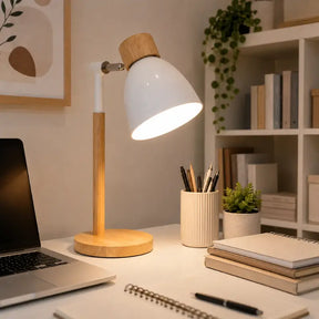 Luminária de Mesa Retrátil em Madeira Articulável 360° - IlúmineDecor