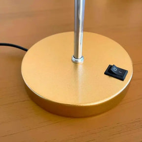 Luminária de Mesa com Cúpula Pétala Tecido e Interruptor - Ilúmine Decor
