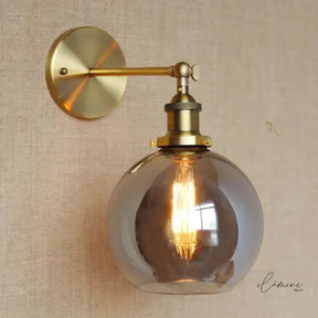Arandela Industrial Dourada Metal e Vidro - Ilúmine Decor