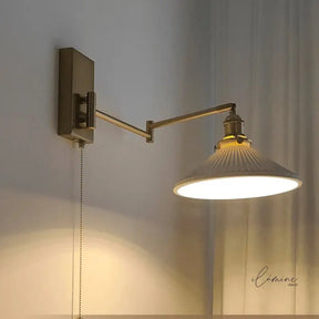 Arandela de Parede Articulada Retrô dourada - Ilúmine Decor